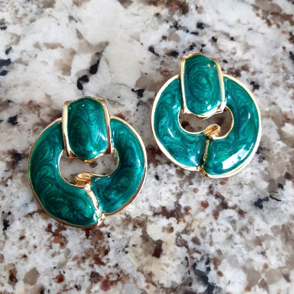 ❌SOLD❌ 80s Oversized Chunky Clip On Earrings